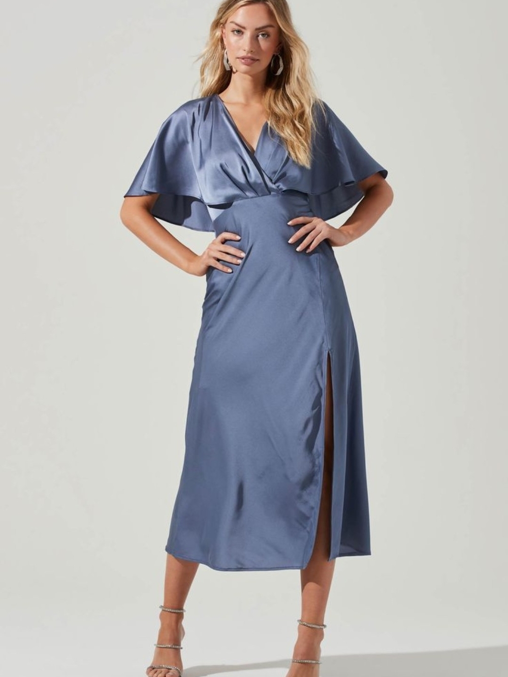NWOT Alessia Flutter Sleeve Dress